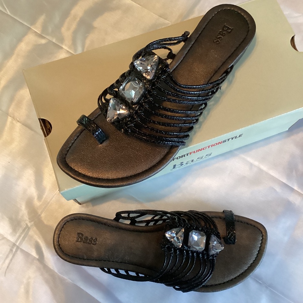 Bass Black Strappy Jeweled Flat Sandals, Size 10, Brand NIB